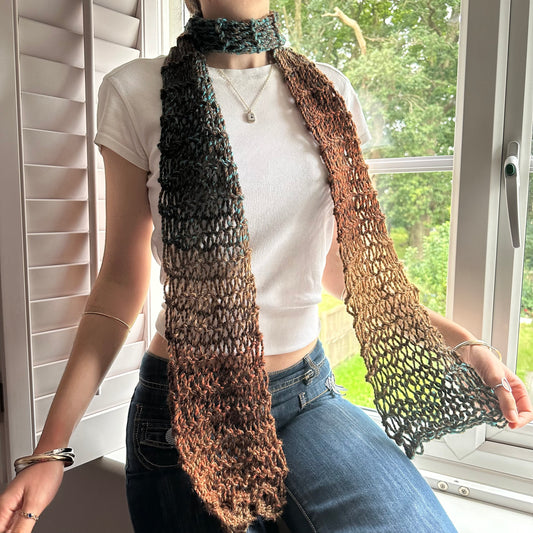 Handmade fishnet scarf in ombré brown and blue