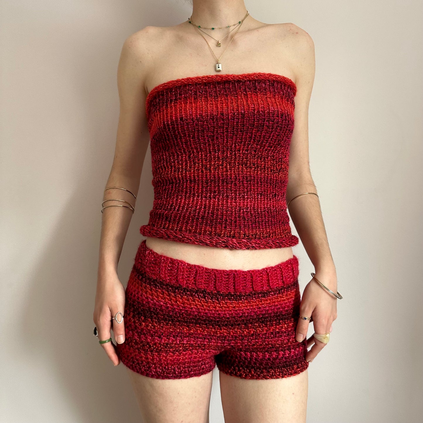 Matching set: ombré red striped crochet shorts and knit bandeau top