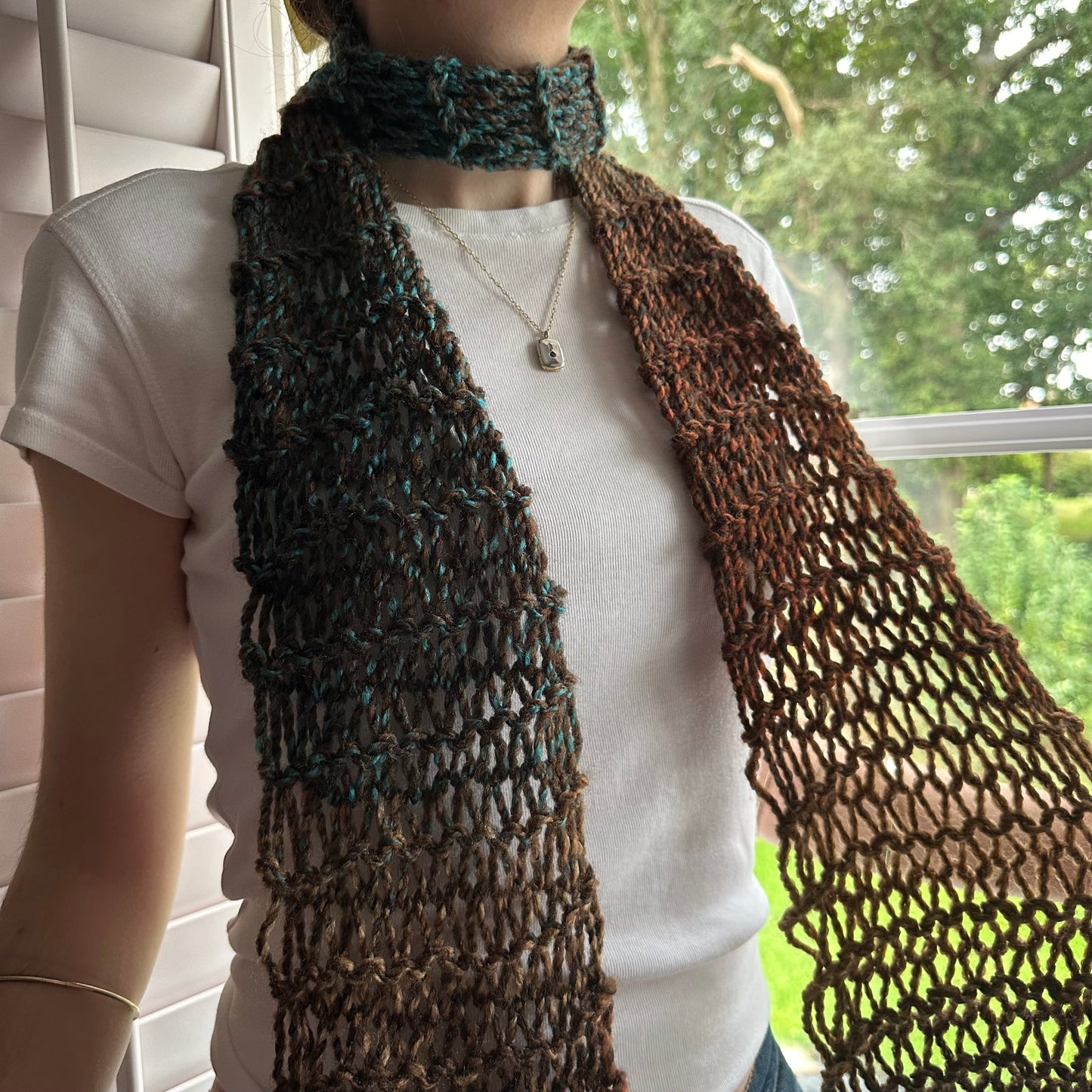 Handmade fishnet scarf in ombré brown and blue