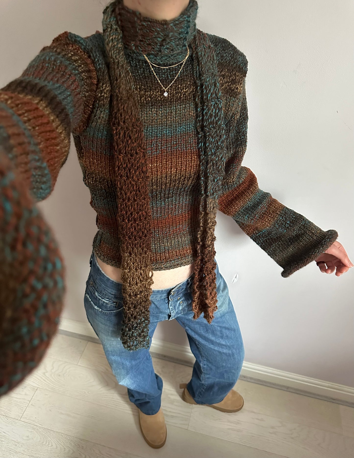 Handmade fishnet scarf in ombré brown and blue