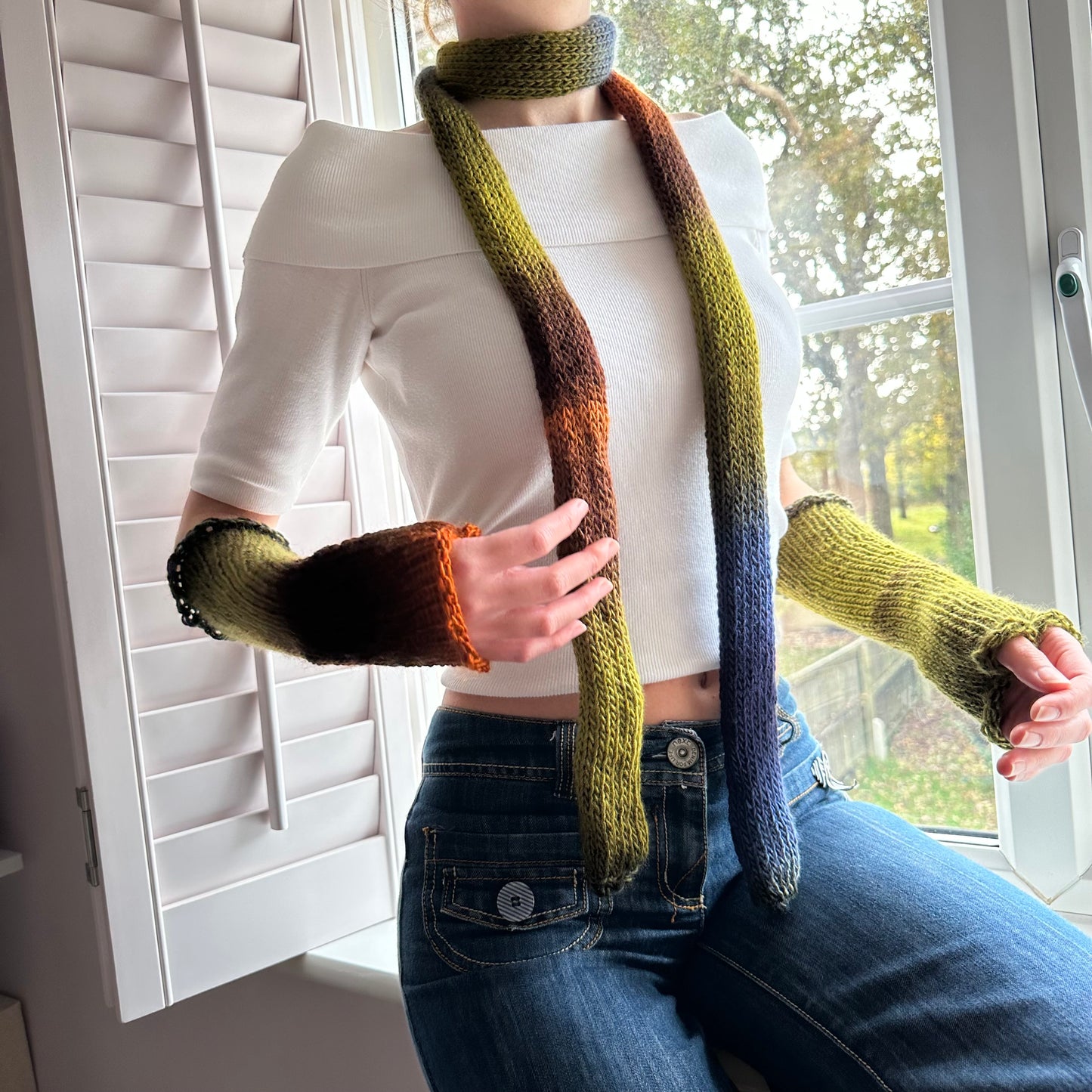 Handmade knitted ombré skinny scarf - Aspen colourway