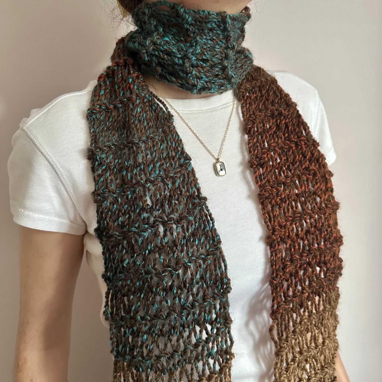 Handmade fishnet scarf in ombré brown and blue