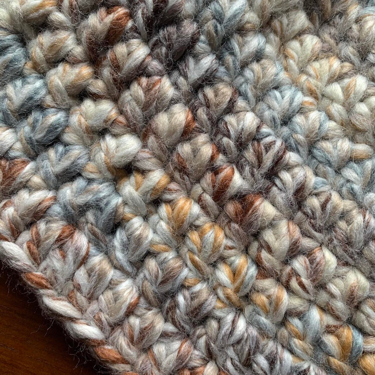 Chunky crochet bucket hat in beige, brown and cream