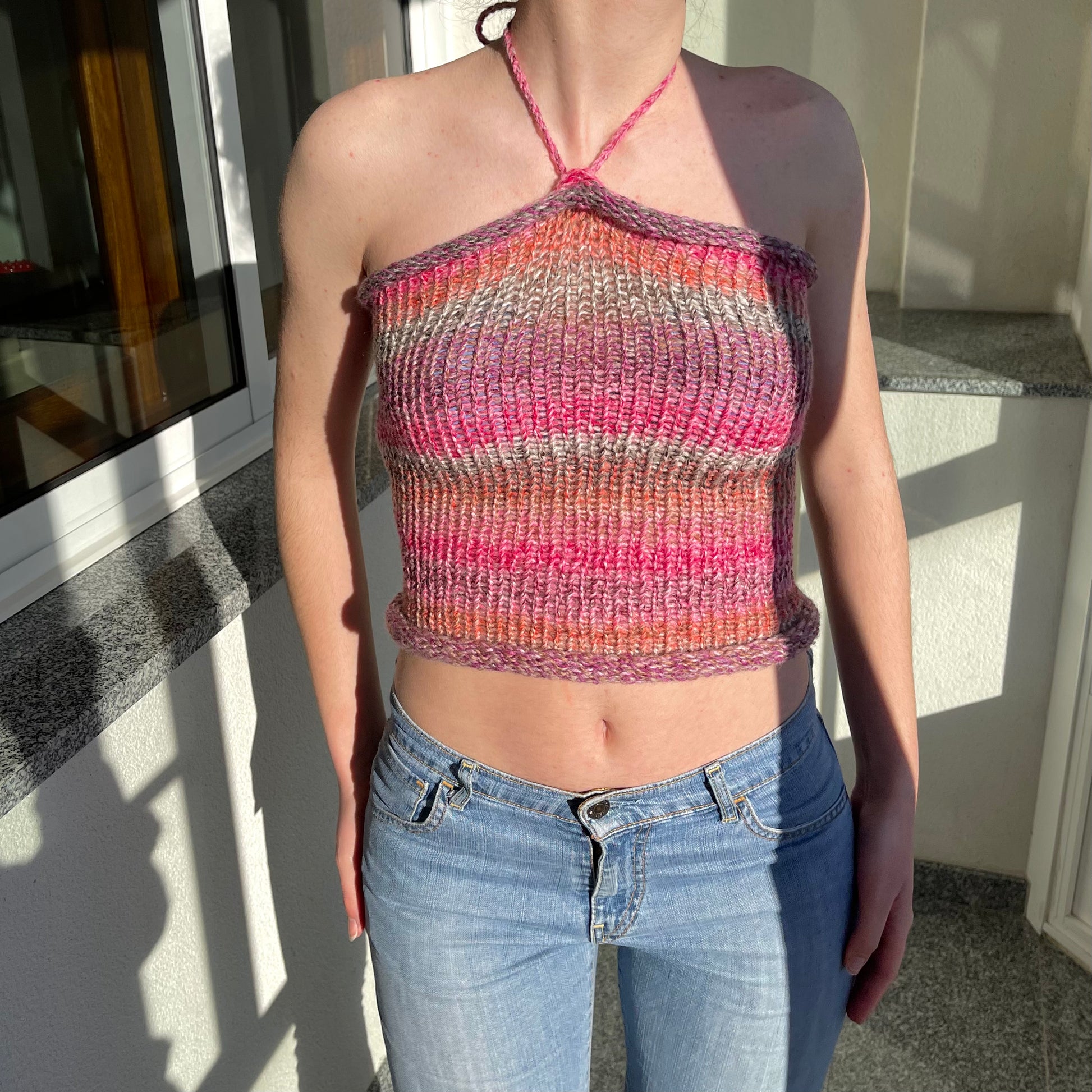 KNITTED HALTER TOP